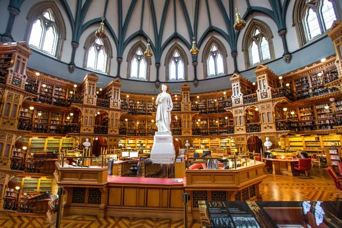 Bibliothèque-du-Parlement-Canada